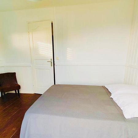 Location Maison Bleue Avec Piscine Privative Au Carbet Martinique Le Carbet Eksteriør bilde